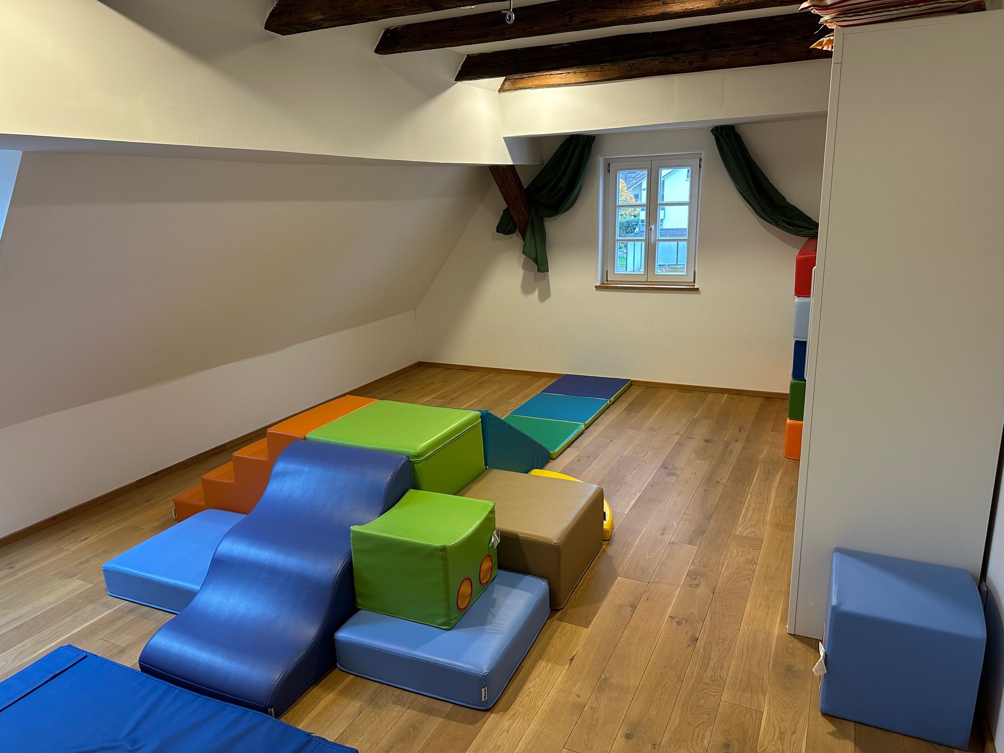 Bewegungsraum mit Schaumstoffelementen