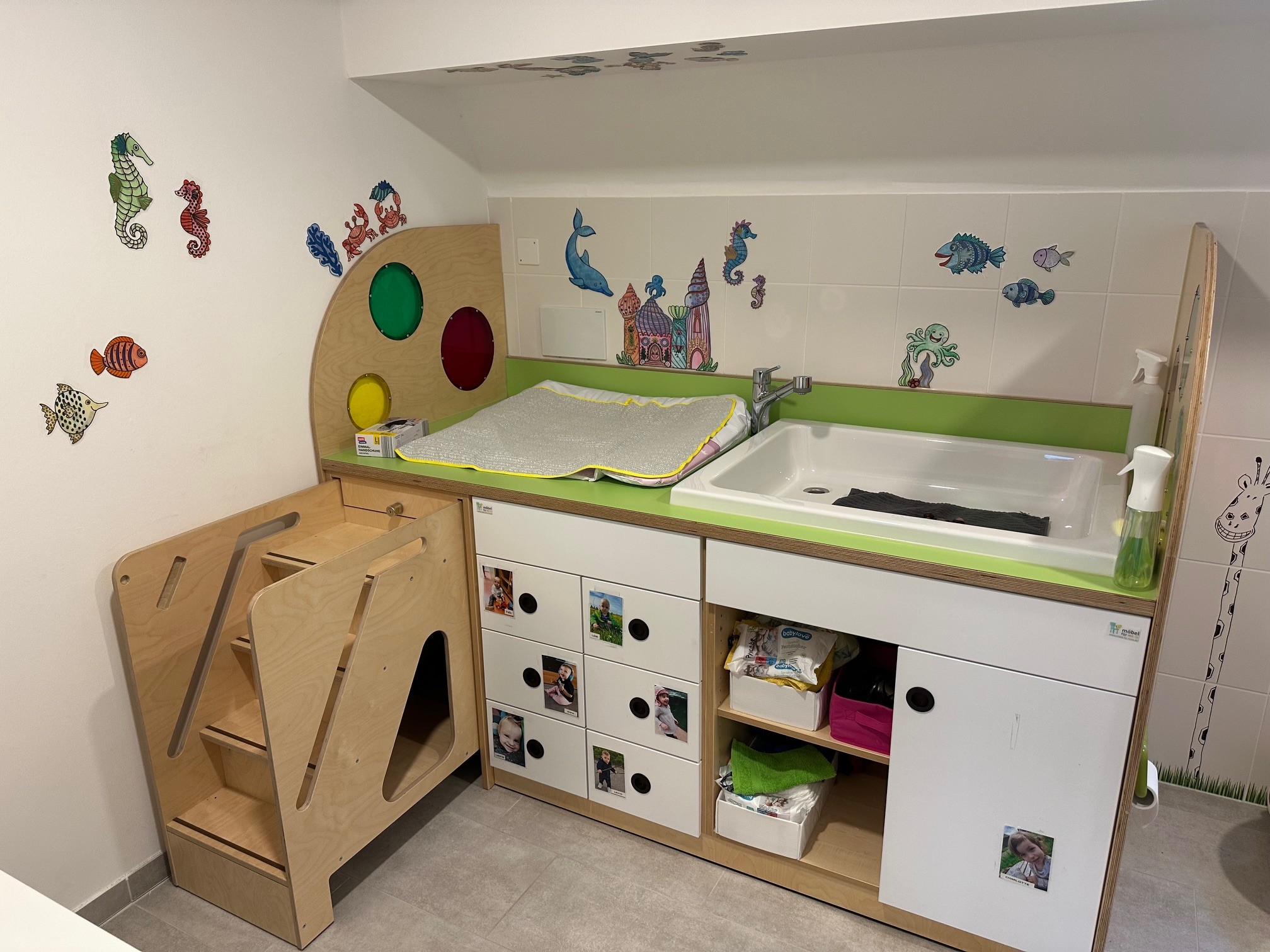 Wickelbereich mit Treppe